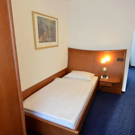 Trollinger Hof Hotel 3*