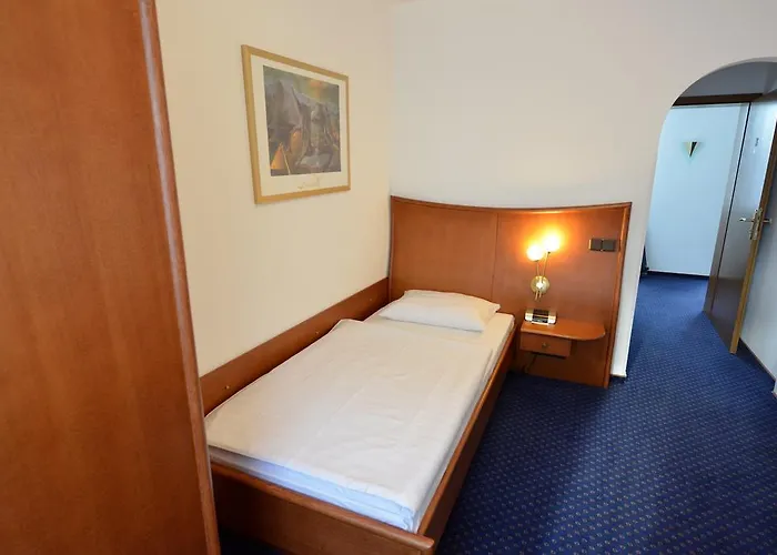 Trollinger Hof Hotel 3*